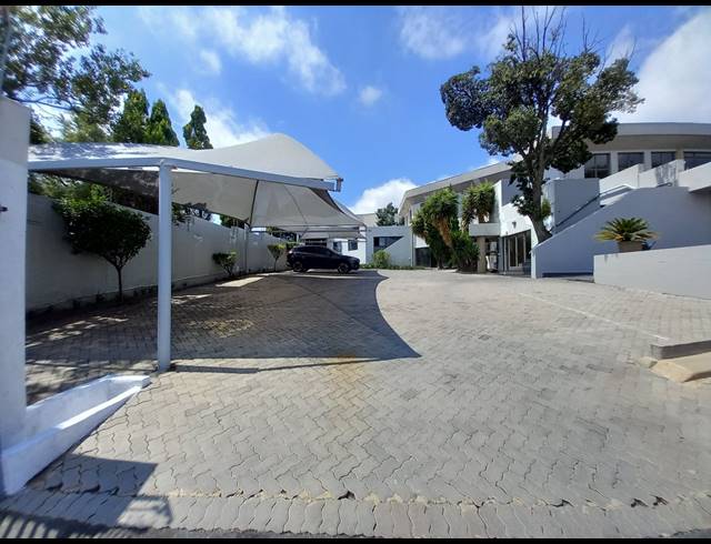 1,428M² OFFICE TO LET IN BRYANSTON